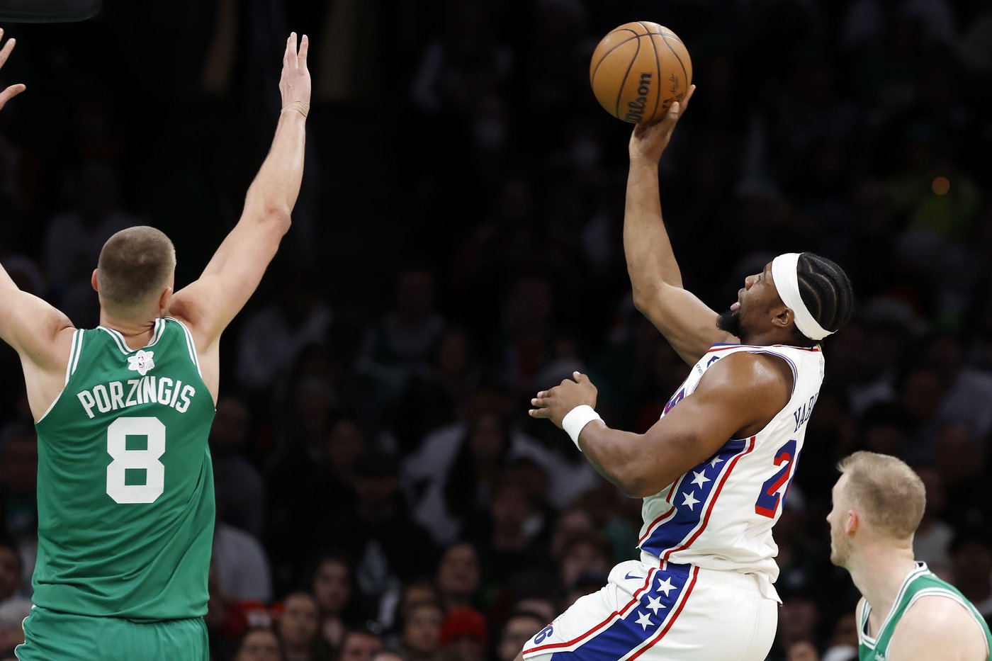 Embiid shakes off pregame fall, leads Sixers to 118-114 win over Celtics | iNFOnews.ca Embiid shakes off pregame fall, leads Sixers to 118-114 win over Celtics | iNFOnews.ca