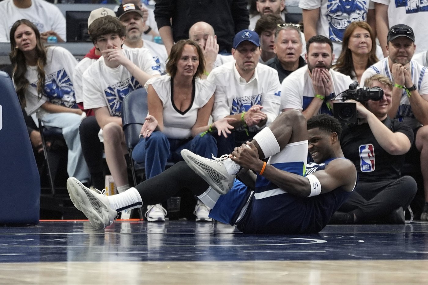 Anthony Edwards scares the Timberwolves with a sprained ankle before returning in strong finish | iNFOnews.ca Anthony Edwards scares the Timberwolves with a sprained ankle before returning in strong finish | iNFOnews.ca