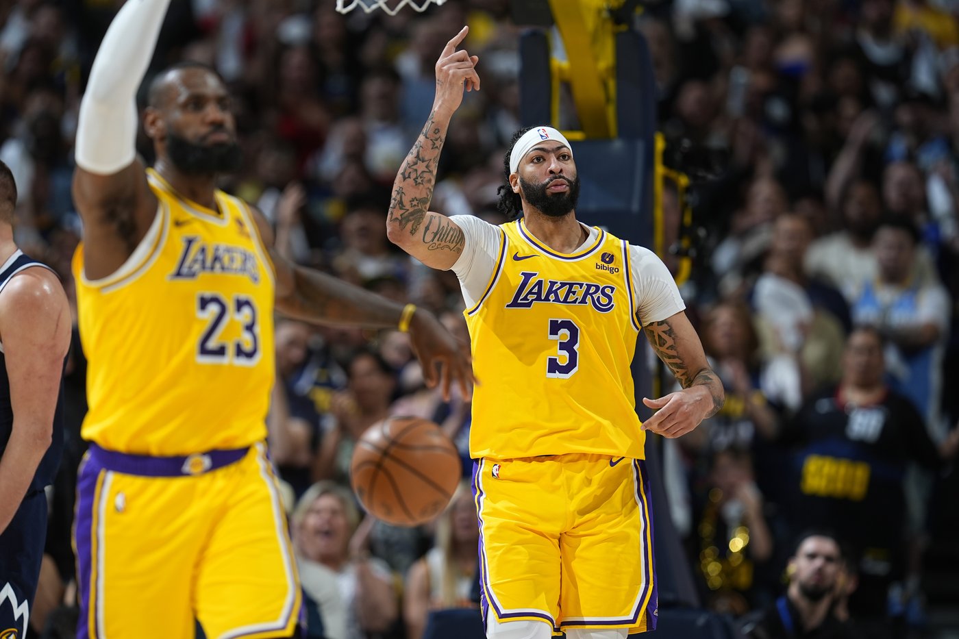 While LeBron and Bronny prepare for their historic family pairing, the Lakers shrug off the critics | iNFOnews.ca