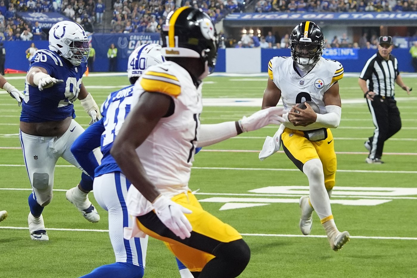 Even in loss to Colts, Justin Fields makes his case to remain Steelers' starting QB | iNFOnews.ca