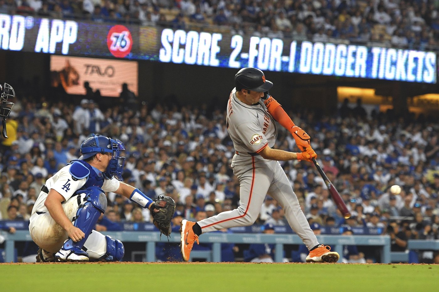 Casey Schmitt's 1st career grand slam powers Giants past Dodgers 6-2 in series opener | iNFOnews.ca