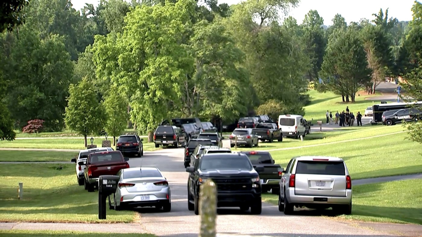 Shooting leaves 1 dead, 11 hurt on a North Carolina street during a house party | iNFOnews.ca