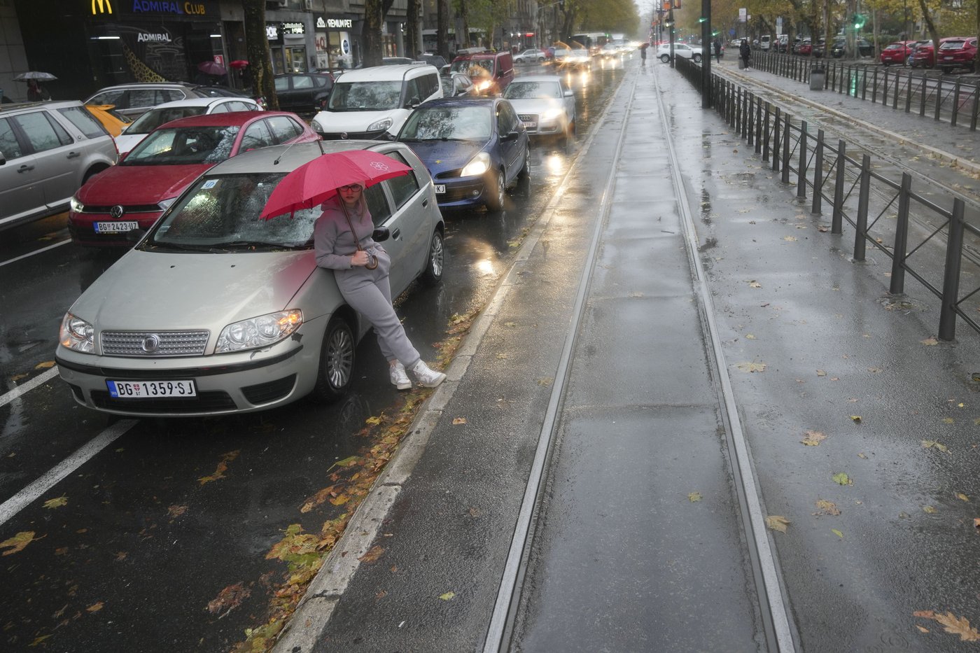 Protesters in Serbian cities block traffic, standing in silence for the victims of roof collapse | iNFOnews.ca