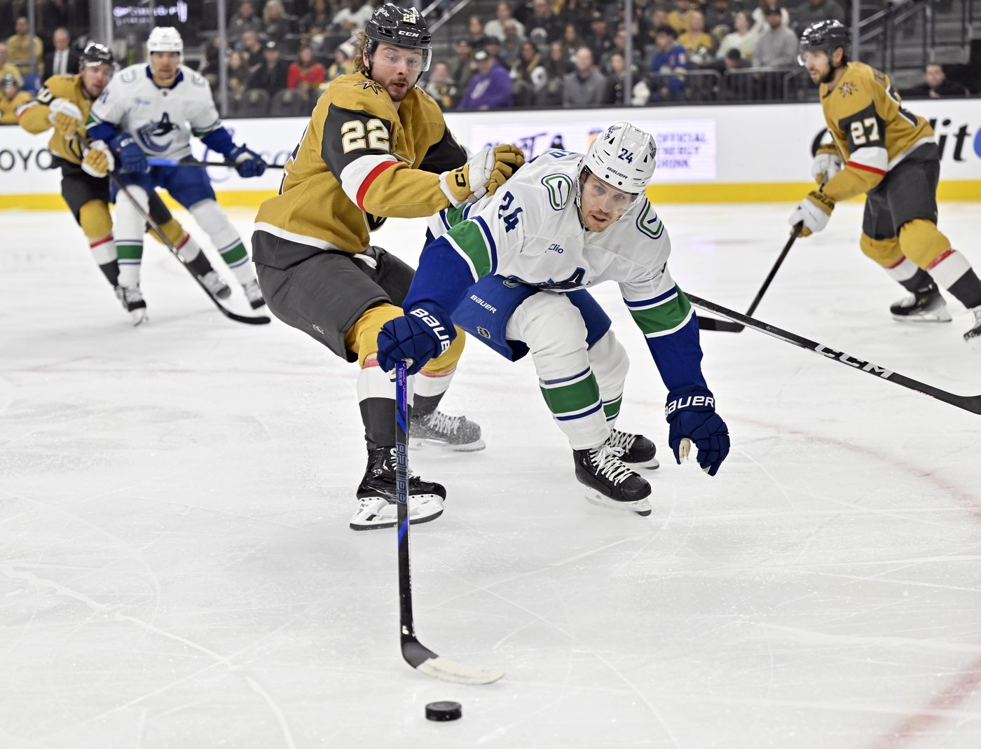 Golden Knights top Canucks 3-1, win for 6th time in 7 games | iNFOnews.ca Golden Knights top Canucks 3-1, win for 6th time in 7 games | iNFOnews.ca