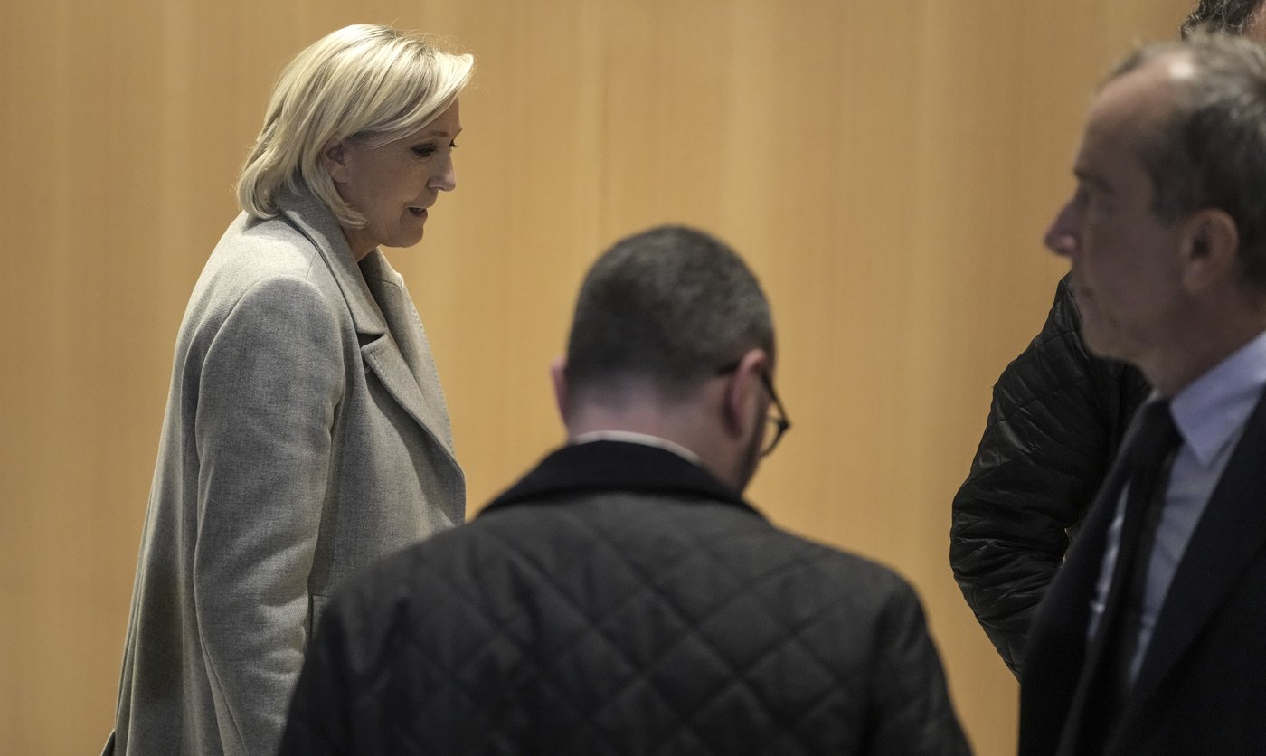France's Le Pen denies wrongdoing as she and her party go on trial accused of embezzling EU funds | iNFOnews.ca France's Le Pen denies wrongdoing as she and her party go on trial accused of embezzling EU funds | iNFOnews.ca