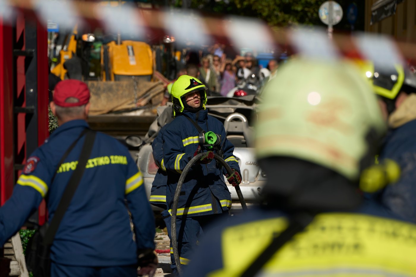 Blast near Acropolis in Greece injures 2, collapses a building. Local media say gas leak suspected | iNwheels