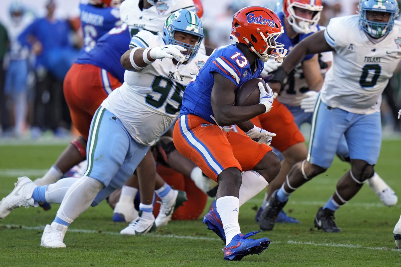 Lagway throws for 305 yards to help Florida trounce Tulane 33-8 in the Gasparilla Bowl | iNFOnews.ca Lagway throws for 305 yards to help Florida trounce Tulane 33-8 in the Gasparilla Bowl | iNFOnews.ca