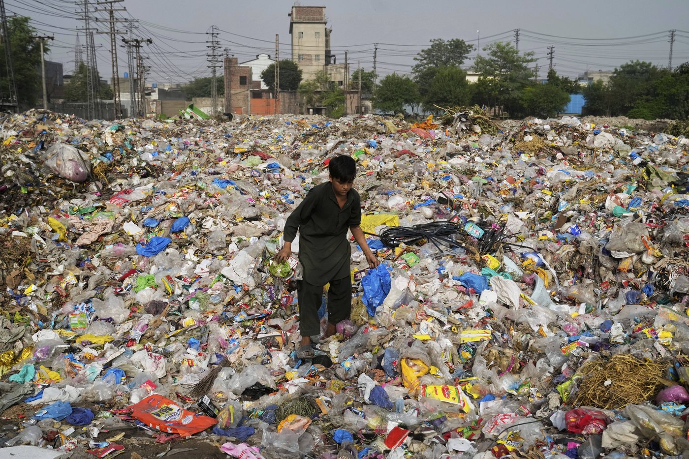 No end in sight to plastic pollution crisis as treaty negotiations in Geneva fail | iNFOnews.ca