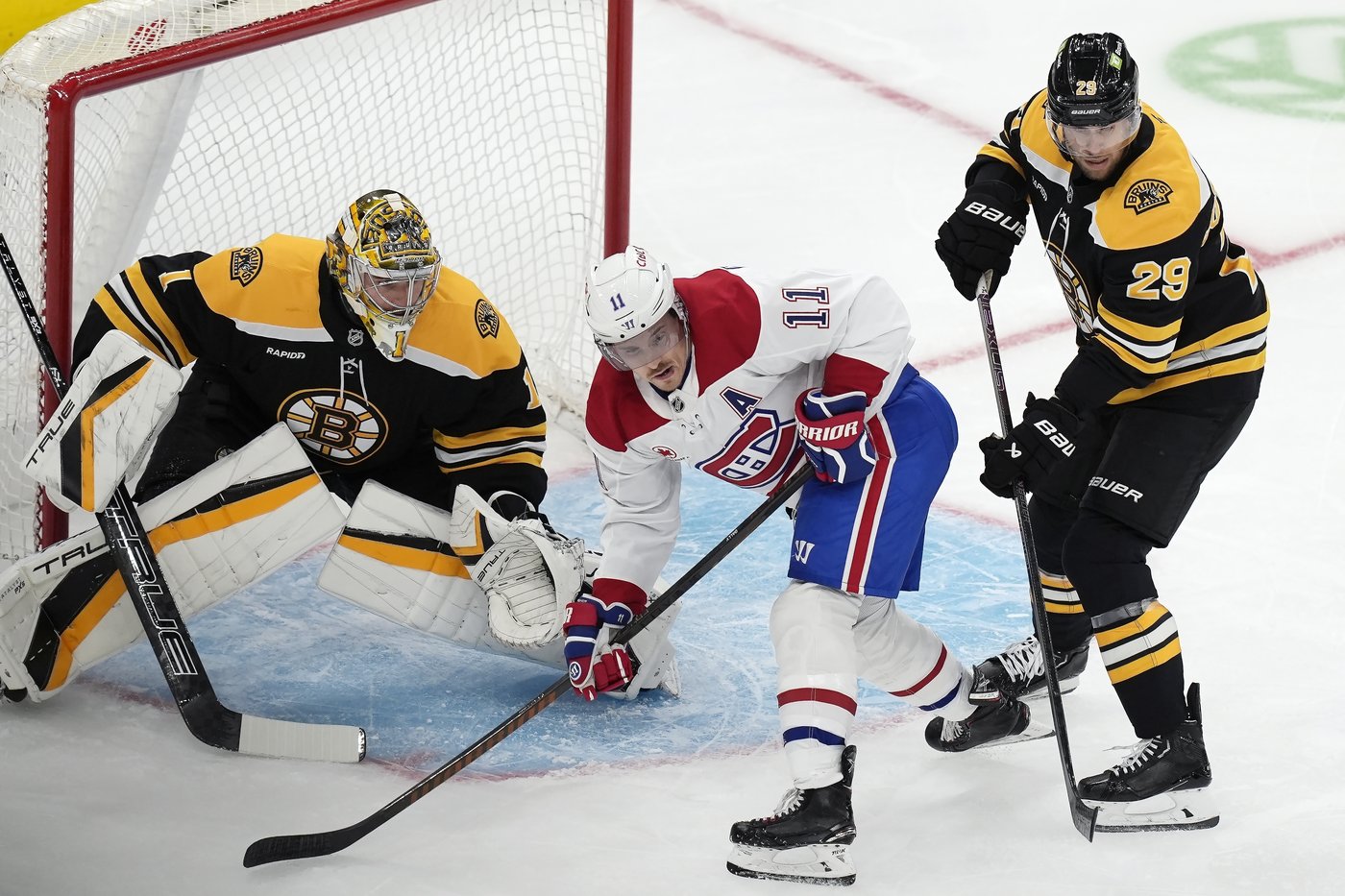 Swayman returns, Kastelic scores twice to lead Bruins to 6-4 win over Montreal | iNFOnews.ca Swayman returns, Kastelic scores twice to lead Bruins to 6-4 win over Montreal | iNFOnews.ca