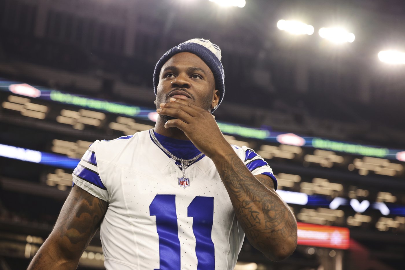 Micah Parsons is still a spectator at Cowboys practice as he awaits a contract extension | iNFOnews.ca Micah Parsons is still a spectator at Cowboys practice as he awaits a contract extension | iNFOnews.ca