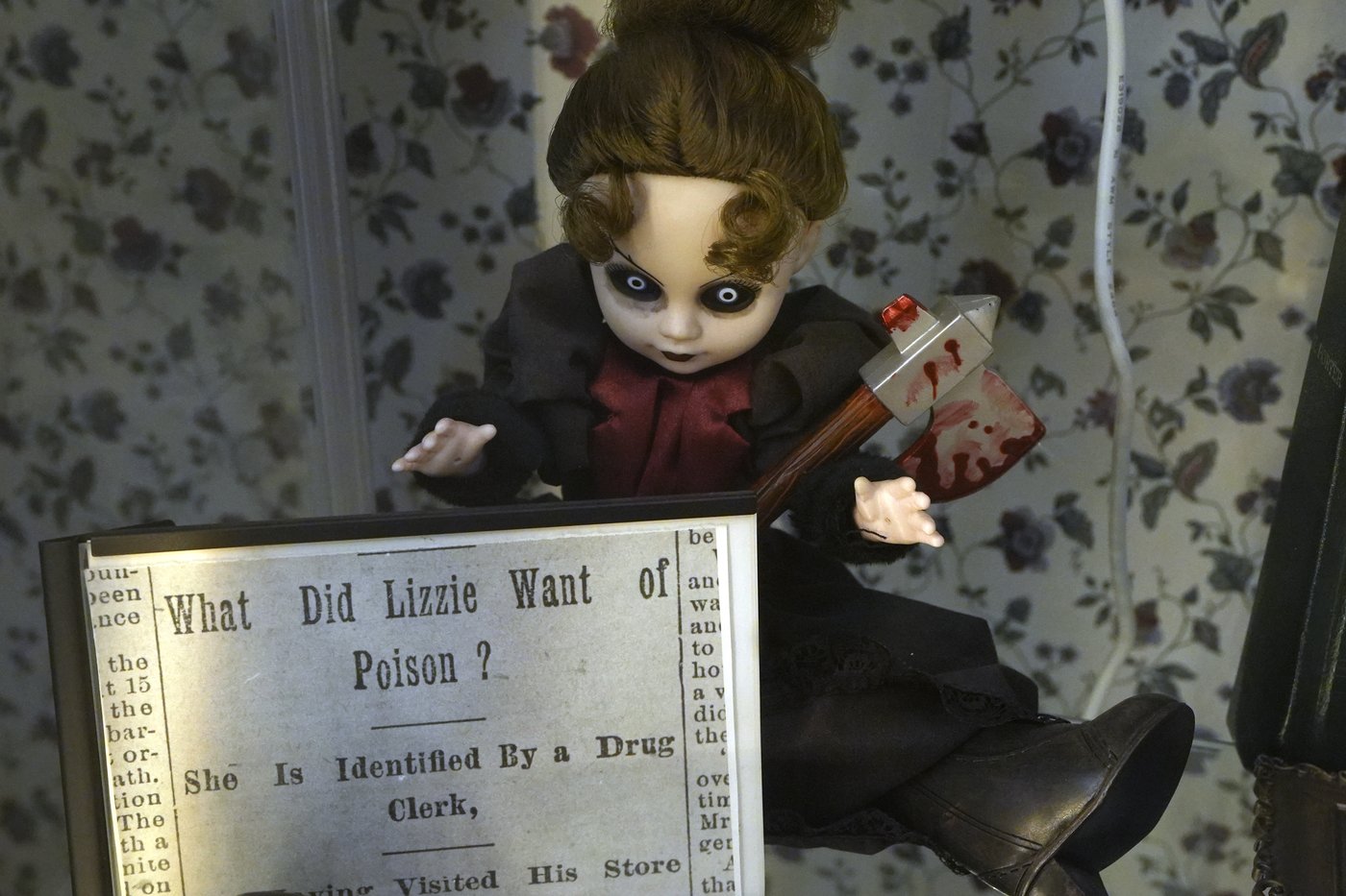 As Halloween approaches, tourists visit a home with a gruesome past and tunnels said to be haunted | iNFOnews.ca