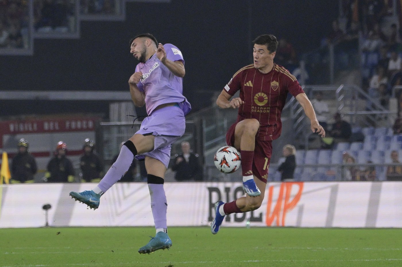 Tottenham overcomes early red card to post 3-0 win in revamped Europa League | iNFOnews.ca Tottenham overcomes early red card to post 3-0 win in revamped Europa League | iNFOnews.ca