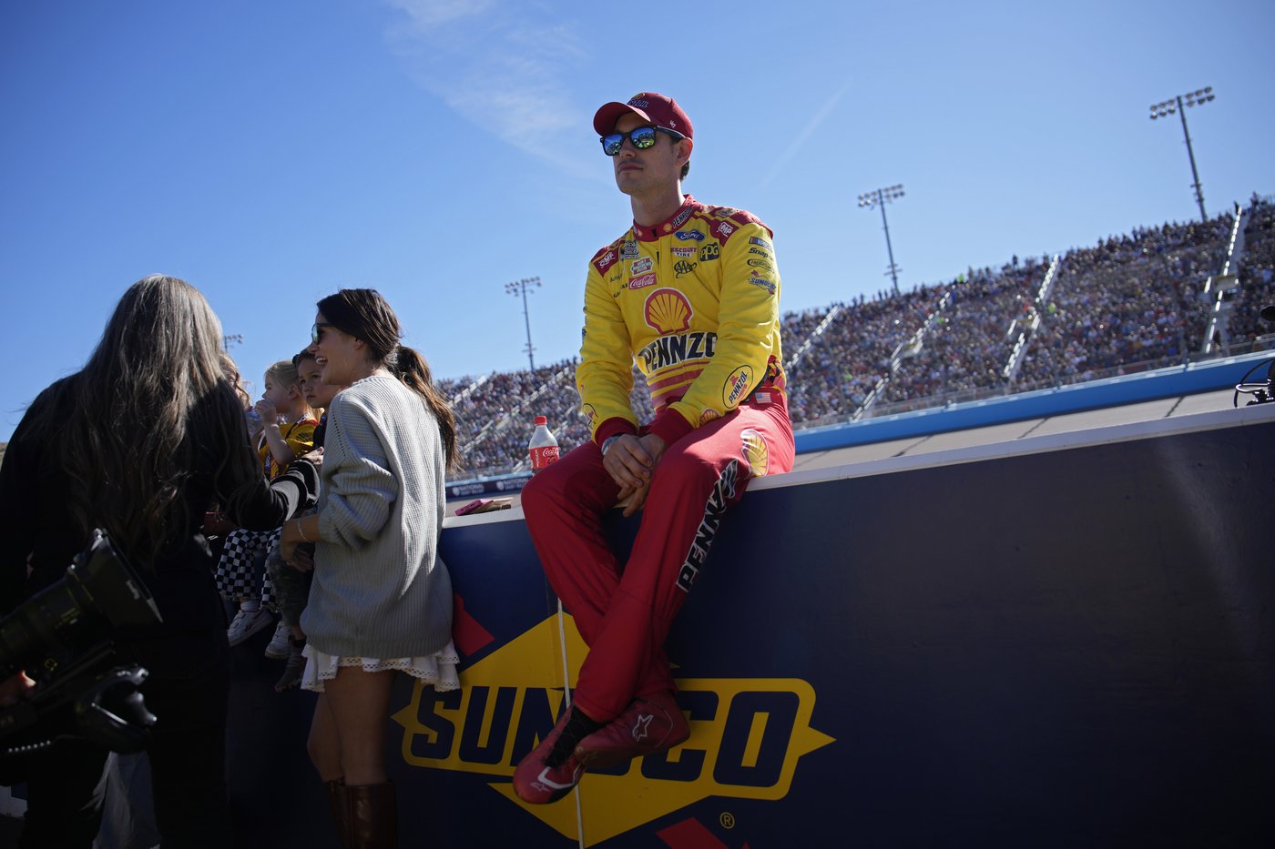 Joey Logano wins Phoenix finale for 3rd NASCAR Cup championship in 1-2 finish for Team Penske | iNFOnews.ca Joey Logano wins Phoenix finale for 3rd NASCAR Cup championship in 1-2 finish for Team Penske | iNFOnews.ca