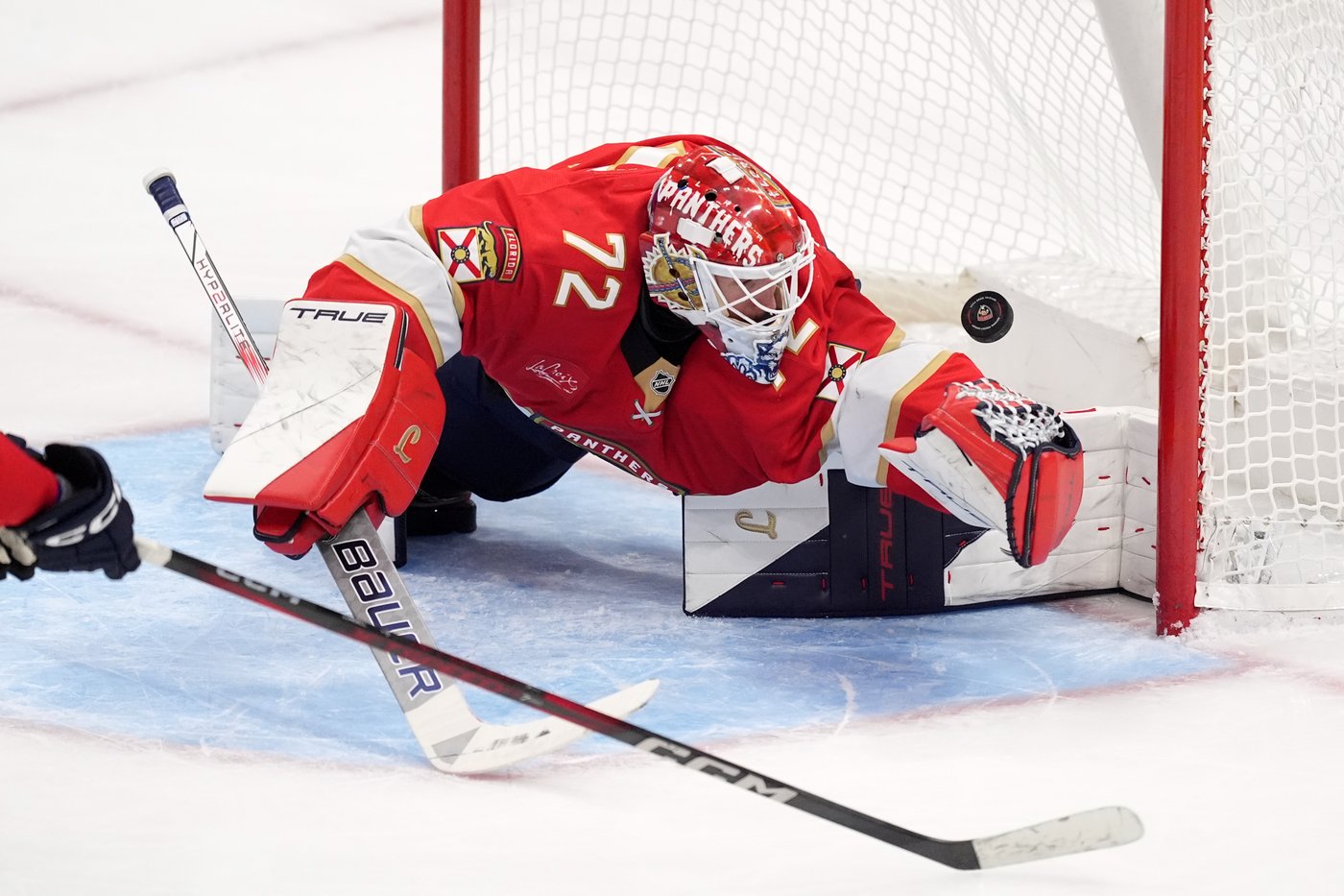 Bobrovsky's 50th career shutout leads Panthers to 3-0 win over Golden Knights | iNFOnews.ca