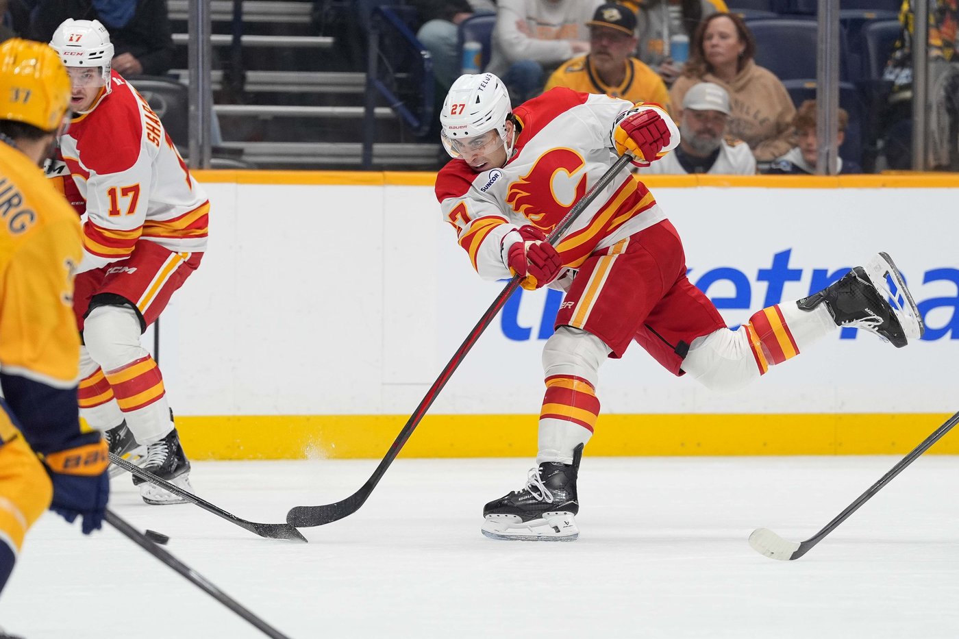 Michael Bunting leads the Nashville Predators past the Calgary Flames 4-2 | iNFOnews.ca Michael Bunting leads the Nashville Predators past the Calgary Flames 4-2 | iNFOnews.ca
