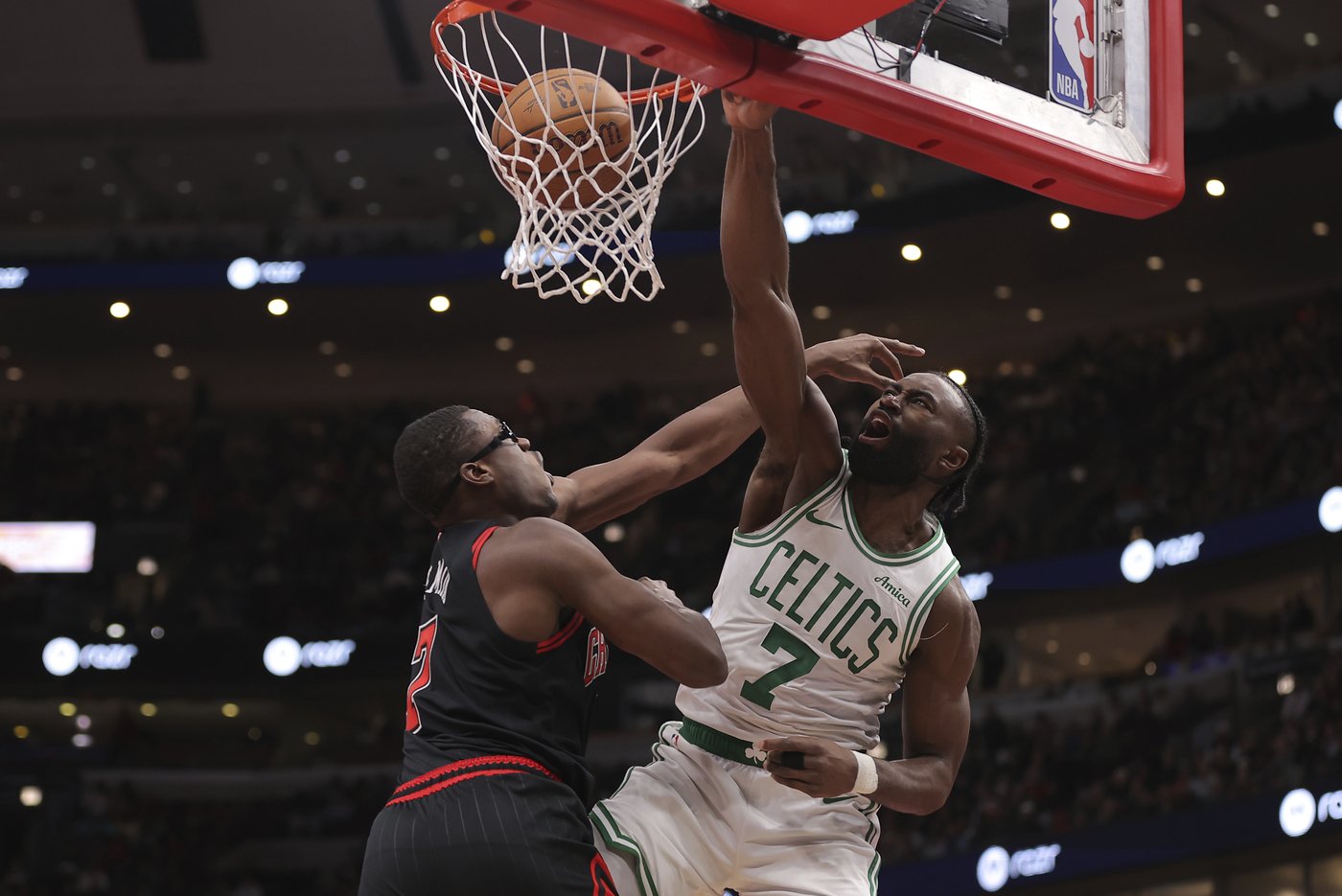 Tatum scores 35, Pritchard adds 29 off the bench and Celtics outlast Bulls 138-129 | iNFOnews.ca