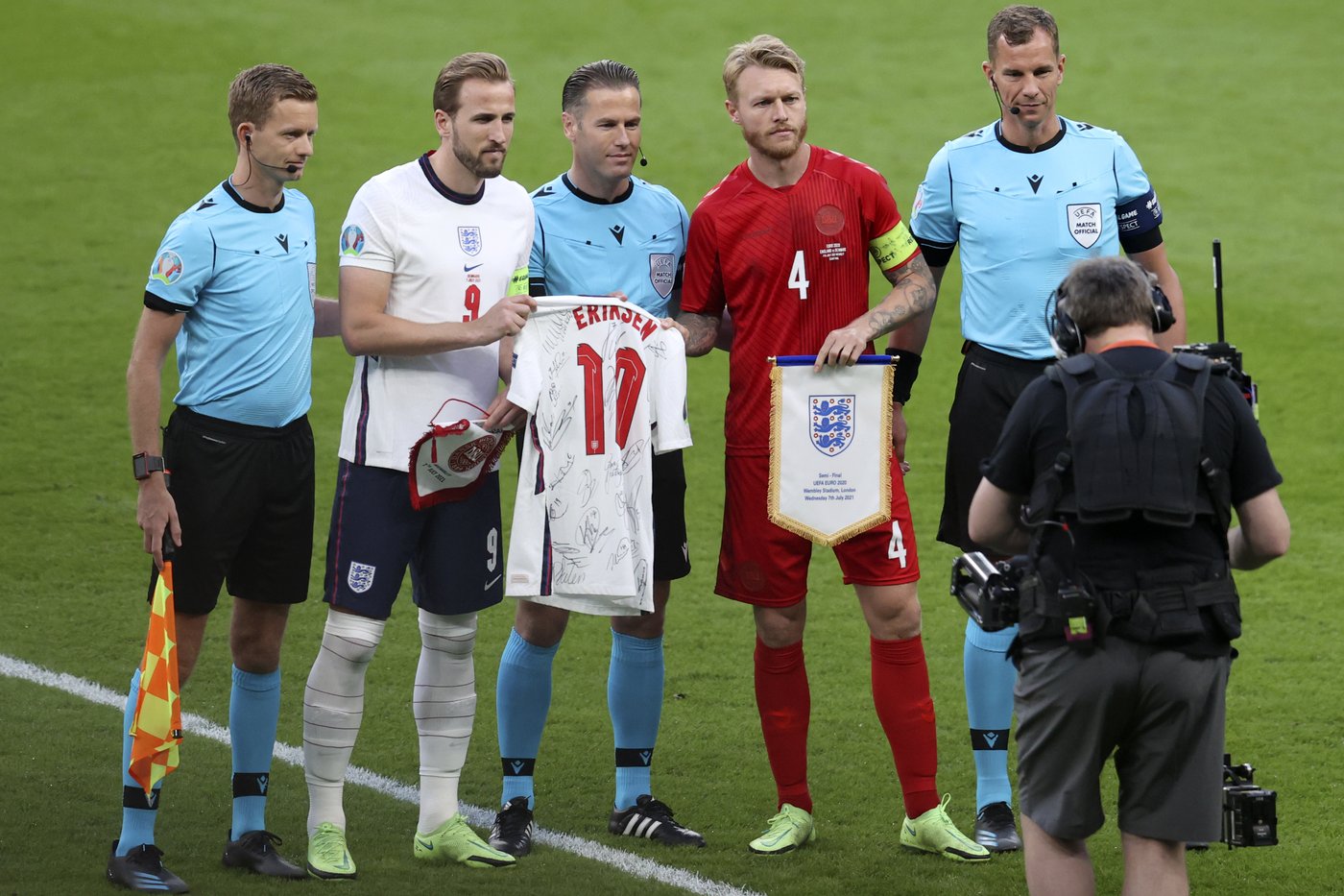 Denmark captain Simon Kjaer, who protected stricken teammate Christian Eriksen, retires from soccer | iNFOnews.ca