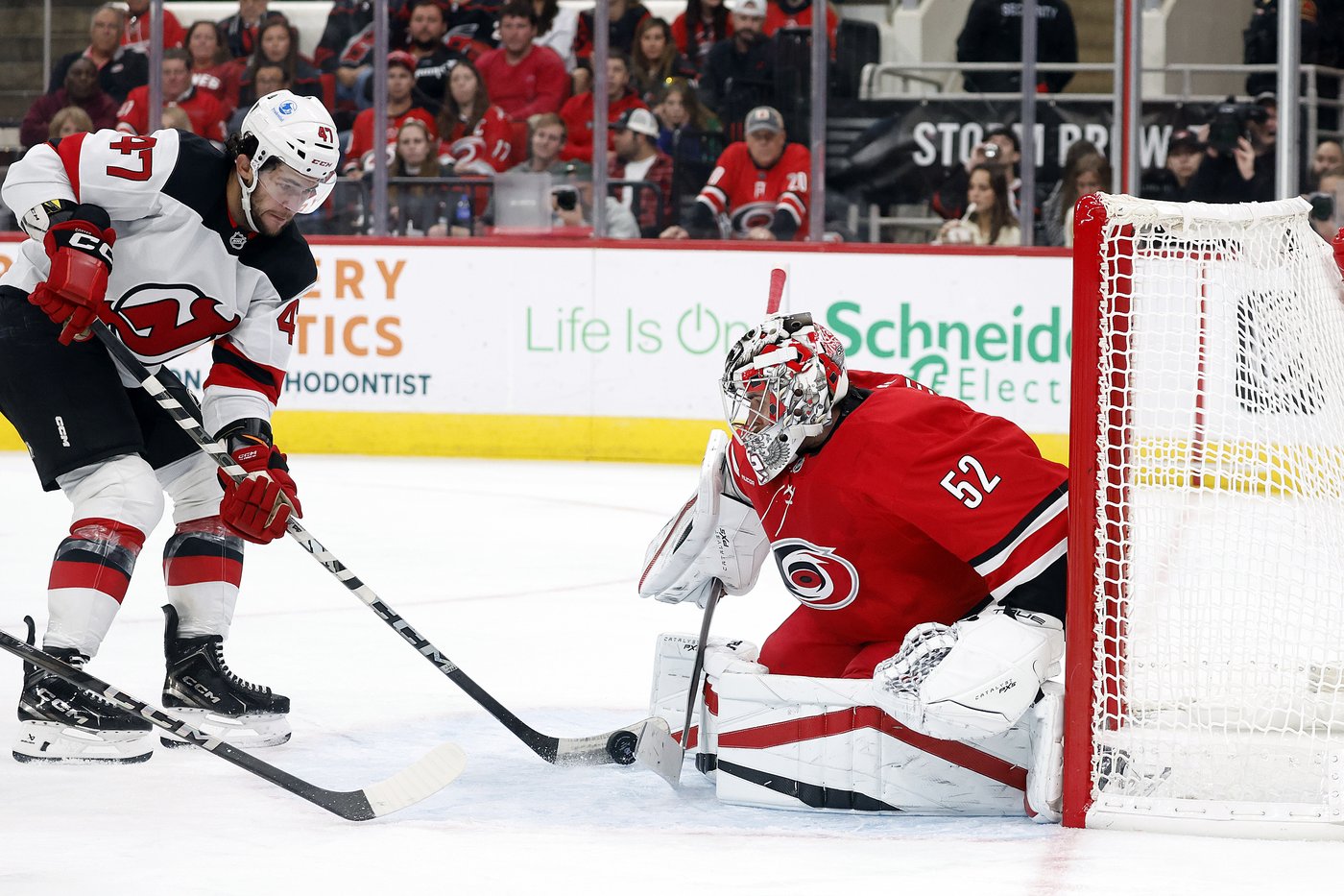 Jackson Blake and Pyotr Kochetkov power the Hurricanes to a 4-2 win over the Devils | iNFOnews.ca Jackson Blake and Pyotr Kochetkov power the Hurricanes to a 4-2 win over the Devils | iNFOnews.ca