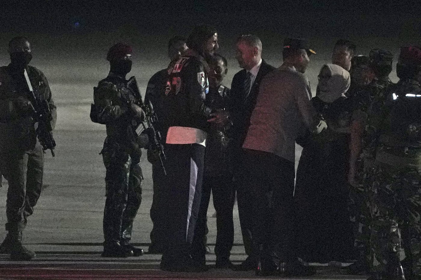 A New Zealand pilot is freed after 19 months in rebel captivity in Indonesia's Papua region | iNFOnews.ca A New Zealand pilot is freed after 19 months in rebel captivity in Indonesia's Papua region | iNFOnews.ca