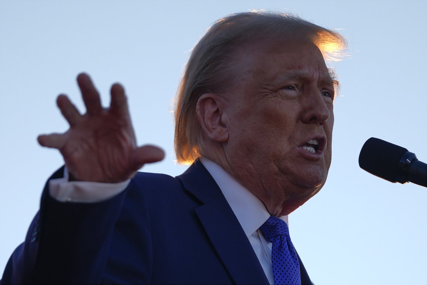Trump kicks off a Pennsylvania rally by talking about Arnold Palmer's genitalia | iNFOnews.ca