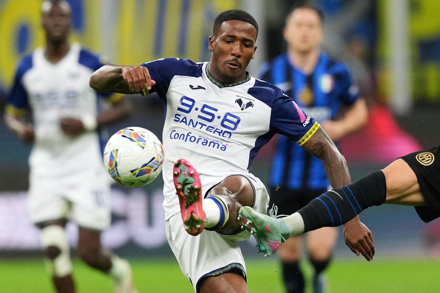 Wolves signs 'fastest player in Serie A' as Tchatchoua joins from Verona | iNFOnews.ca