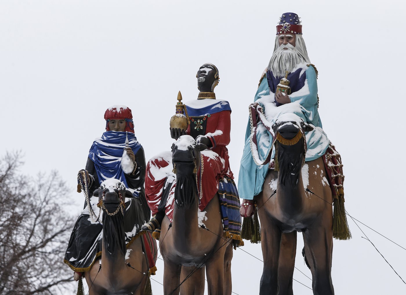 'Iconic Winnipeg Christmas tradition': A look at Canada Life's Three Wise Men statues | iNFOnews.ca