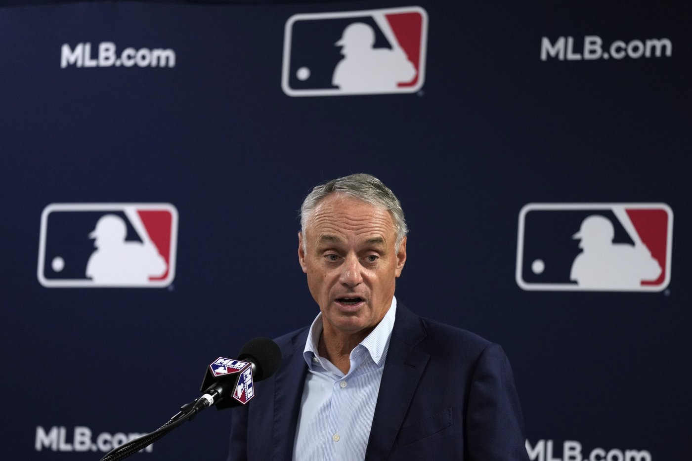 Golden at-bat idea brings critics to the plate: 'Absolutely stupid and ridiculous' | iNFOnews.ca Golden at-bat idea brings critics to the plate: 'Absolutely stupid and ridiculous' | iNFOnews.ca