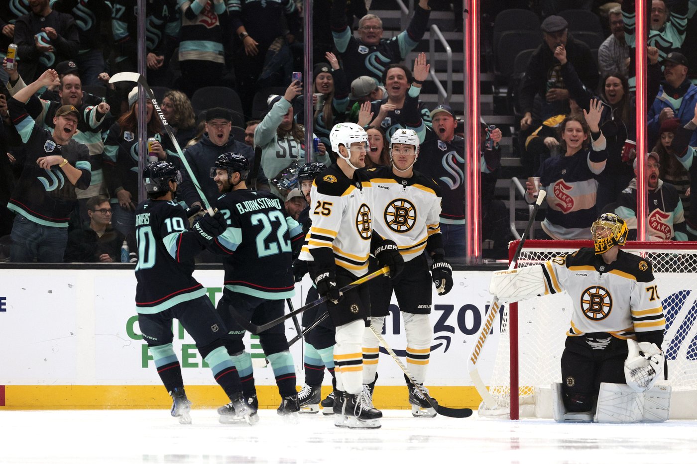 Bjorkstrand scores twice for Kraken in 5-1 win over Bruins | iNFOnews.ca
