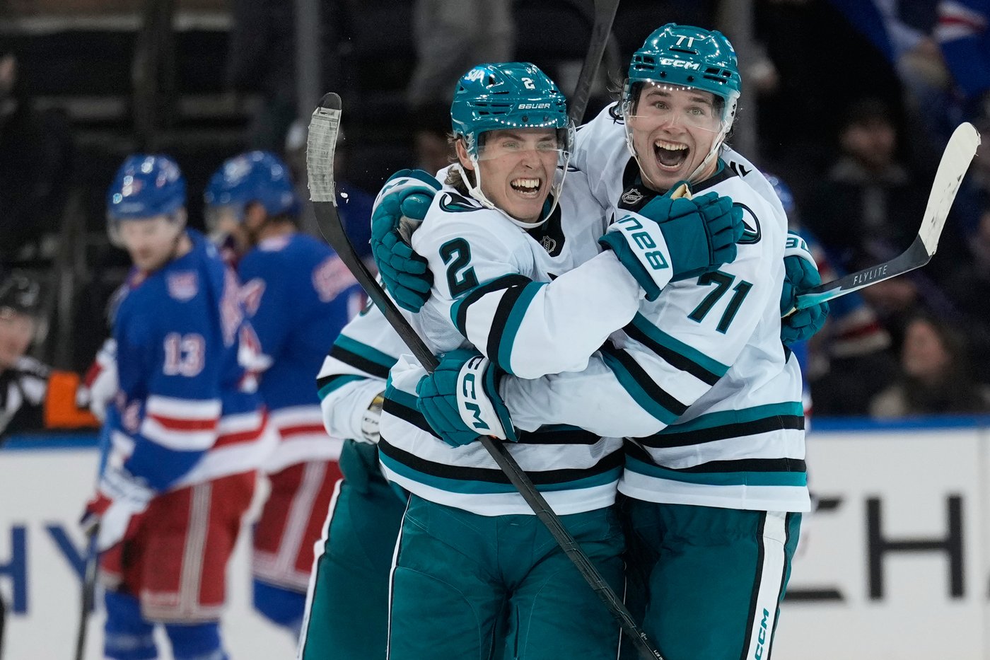 Macklin Celebrini and Will Smith push the Sharks to their first win this season | iNFOnews.ca Macklin Celebrini and Will Smith push the Sharks to their first win this season | iNFOnews.ca