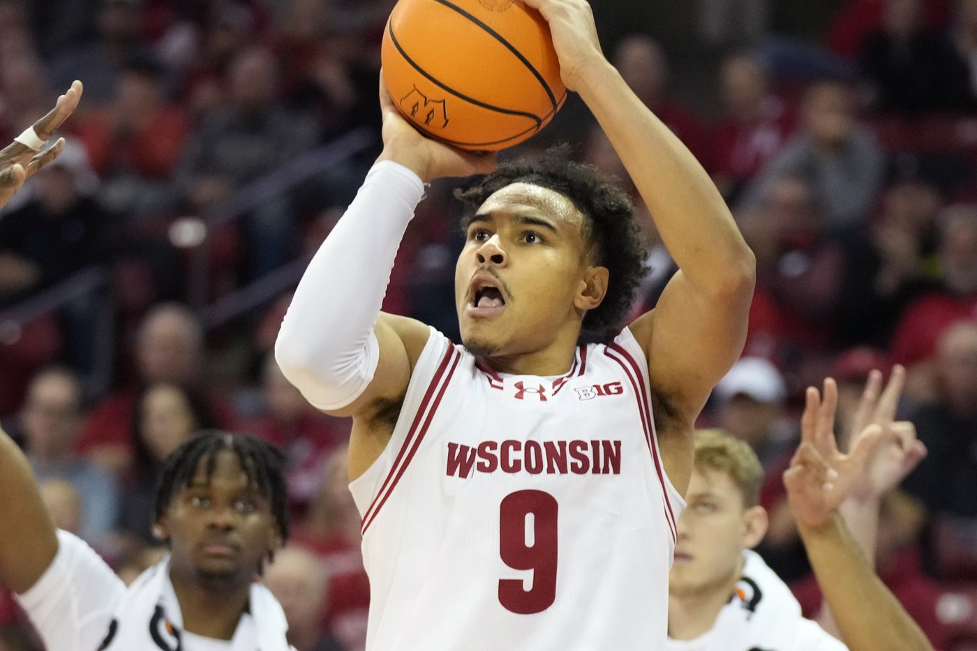 AP men's player of the week: No. 19 Wisconsin's John Tonje has a big game in win over No. 17 Arizona | iNFOnews.ca