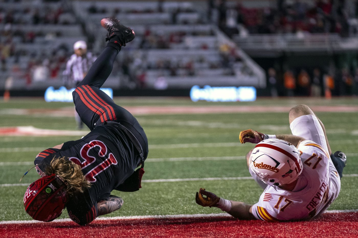 No. 22 Iowa State keeps Big 12 title, CFP hopes alive with 31-28 win over Utah | iNFOnews.ca