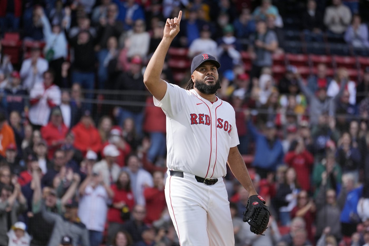 Angels announce deals with pitcher Kenley Jansen and veteran infielder Yoán Moncada | iNFOnews.ca