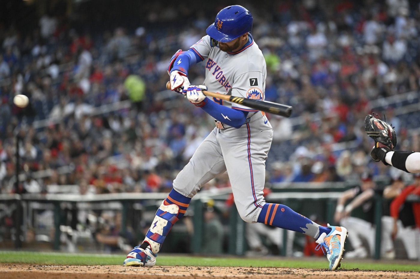 Mets' Brandon Nimmo removed from game at Washington after latest flare-up of chronic neck issue | iNFOnews.ca