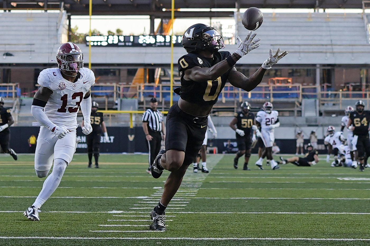 Alabama safety Malachi Moore apologizes for his outburst late in loss to Vanderbilt | iNFOnews.ca Alabama safety Malachi Moore apologizes for his outburst late in loss to Vanderbilt | iNFOnews.ca
