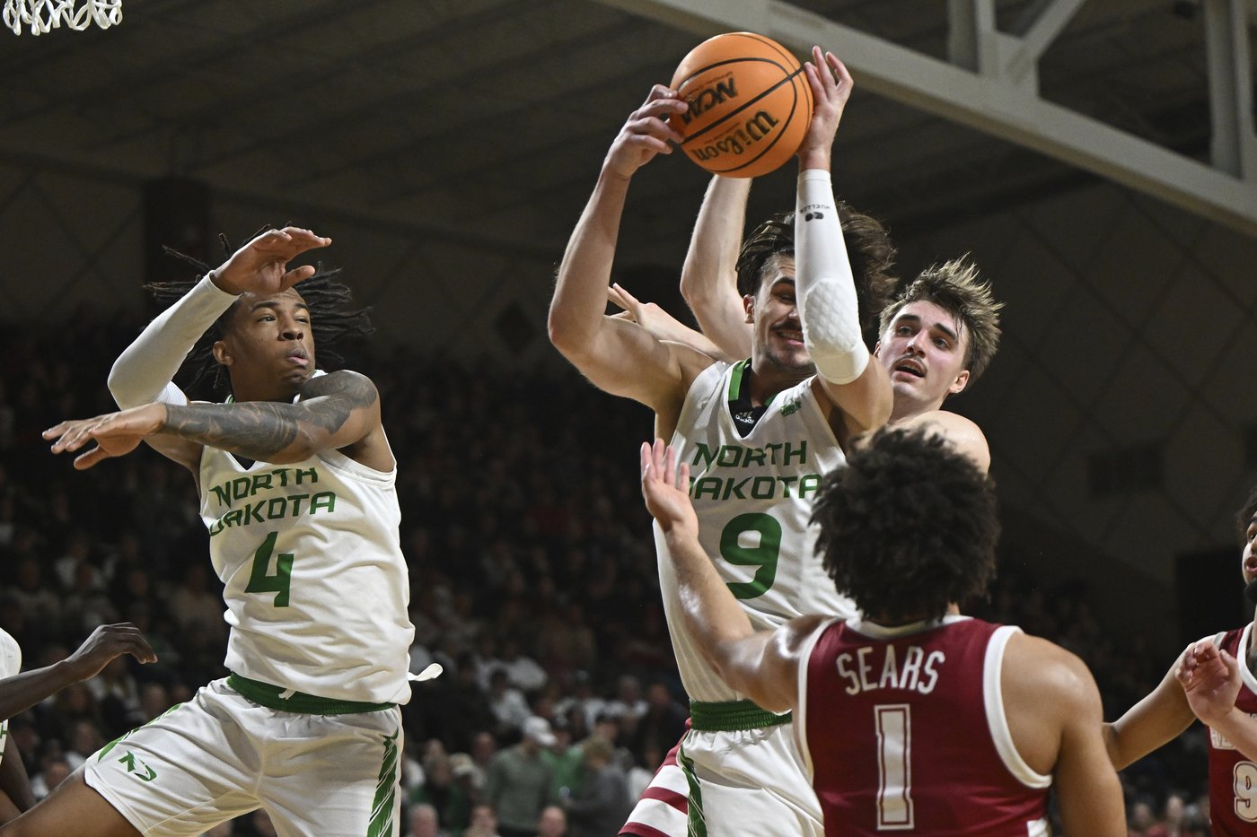 Nelson returns home to help No. 6 Alabama hold off Eaglestaff, North Dakota 97-90 | iNFOnews.ca