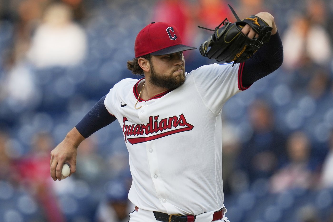Slade Cecconi loses no-hit bid in 8th, Guards rout Royals 10-2, stay in thick of AL wild card race | iNFOnews.ca