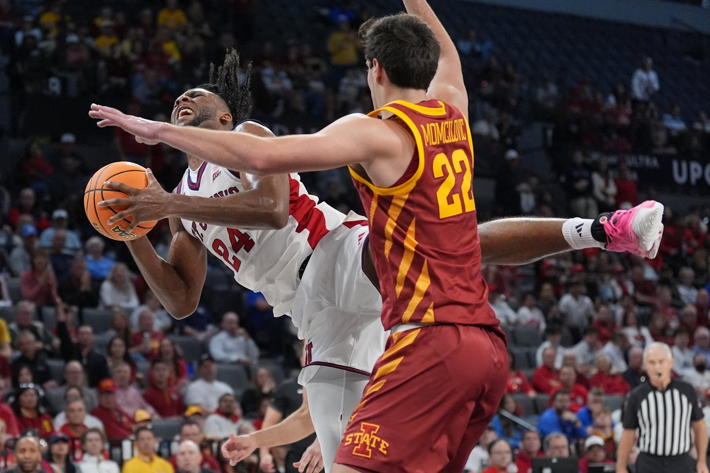 No. 15 Iowa State remains unbeaten with 83-82 victory over No. 14 St. John's in Players Era tourney | iNFOnews.ca No. 15 Iowa State remains unbeaten with 83-82 victory over No. 14 St. John's in Players Era tourney | iNFOnews.ca