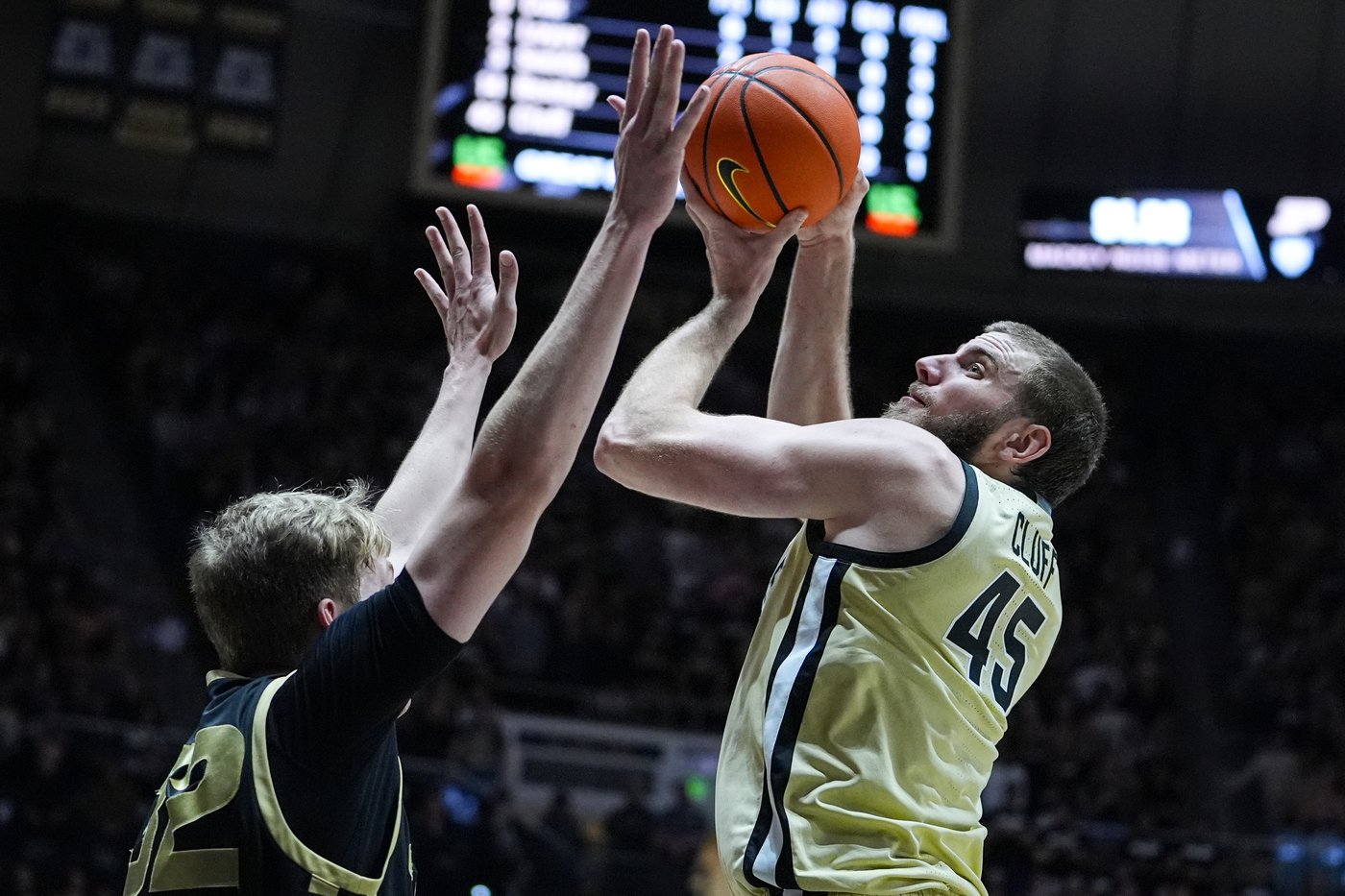 Smith leads balanced attack as No. 1 Purdue defeats stubborn Oakland 87-77 | iNFOnews.ca Smith leads balanced attack as No. 1 Purdue defeats stubborn Oakland 87-77 | iNFOnews.ca