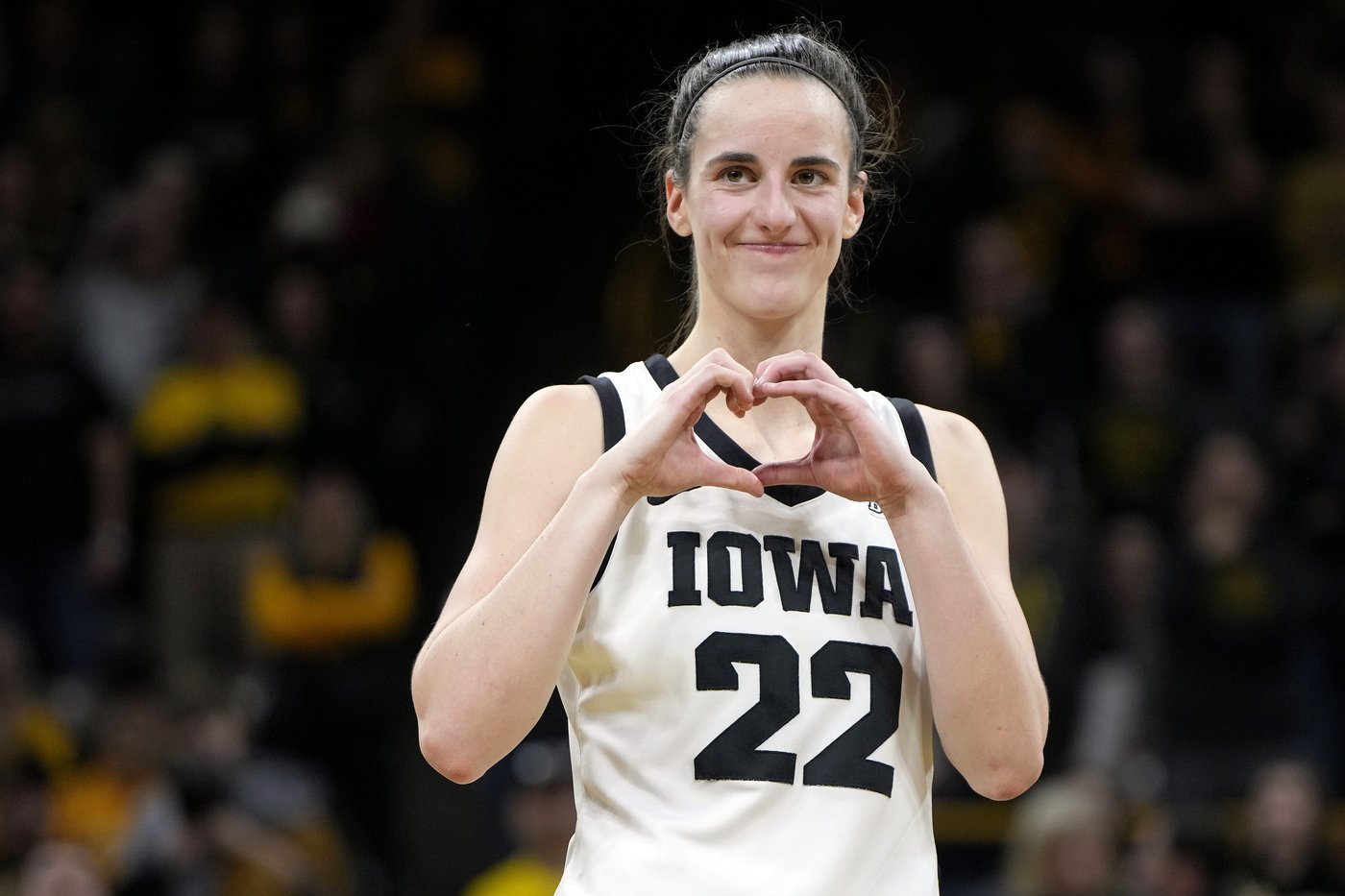 Caitlin Clark honored as AP Female Athlete of the Year following her impact on women's sports | iNFOnews.ca Caitlin Clark honored as AP Female Athlete of the Year following her impact on women's sports | iNFOnews.ca