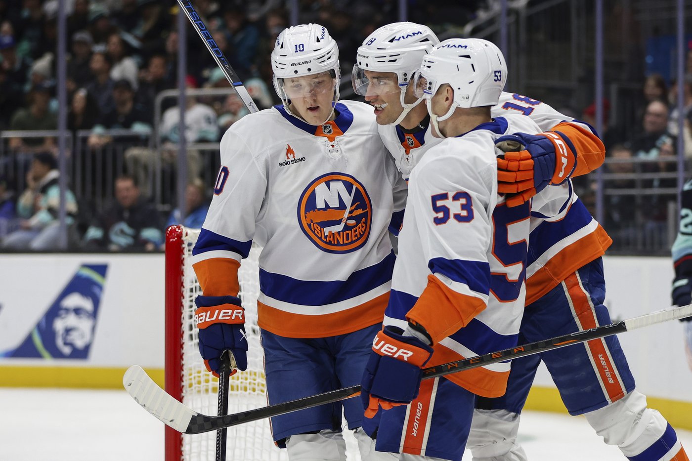 Oleksiak gets tiebreaking goal late in 3rd period, Kraken beat Islanders 3-2 for 4th straight win | iNFOnews.ca Oleksiak gets tiebreaking goal late in 3rd period, Kraken beat Islanders 3-2 for 4th straight win | iNFOnews.ca