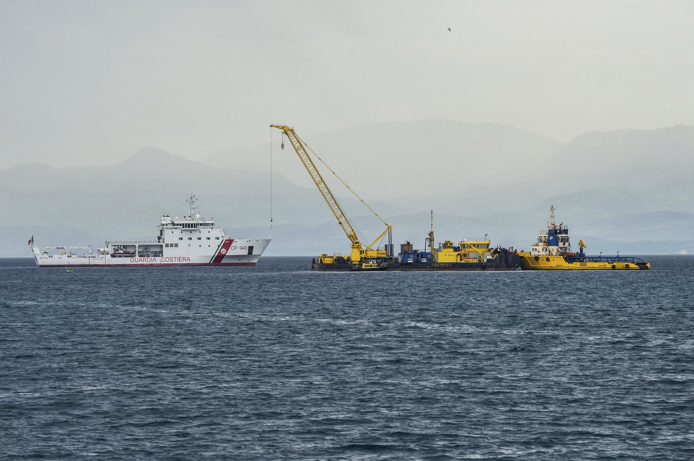 Experts start complex recovery of a superyacht that sank off Sicily, killing 7 | iNFOnews.ca Experts start complex recovery of a superyacht that sank off Sicily, killing 7 | iNFOnews.ca