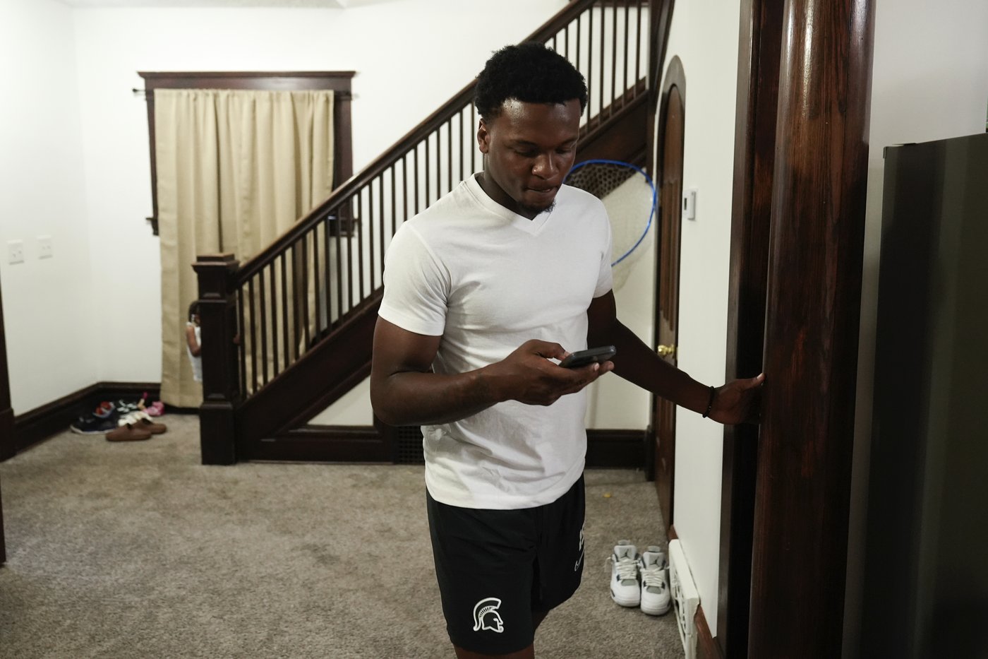 Michigan State football player Armorion Smith heads household with 5 siblings after mother's death | iNFOnews.ca Michigan State football player Armorion Smith heads household with 5 siblings after mother's death | iNFOnews.ca