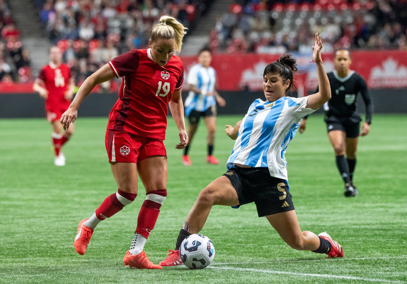 Leon scores twice as Canada women top Haiti 4-1 in friendly, celebrate Desiree Scott | iNFOnews.ca Leon scores twice as Canada women top Haiti 4-1 in friendly, celebrate Desiree Scott | iNFOnews.ca