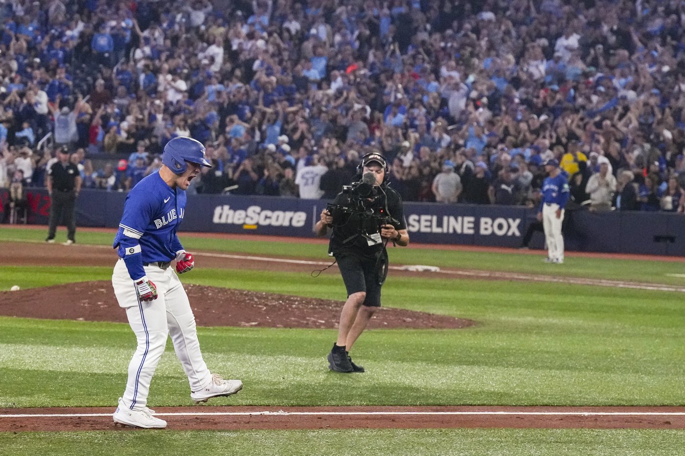 Varsho's grand slam helps Jays to 6-1 win over Red Sox; Toronto's magic number is 3 | iNFOnews.ca