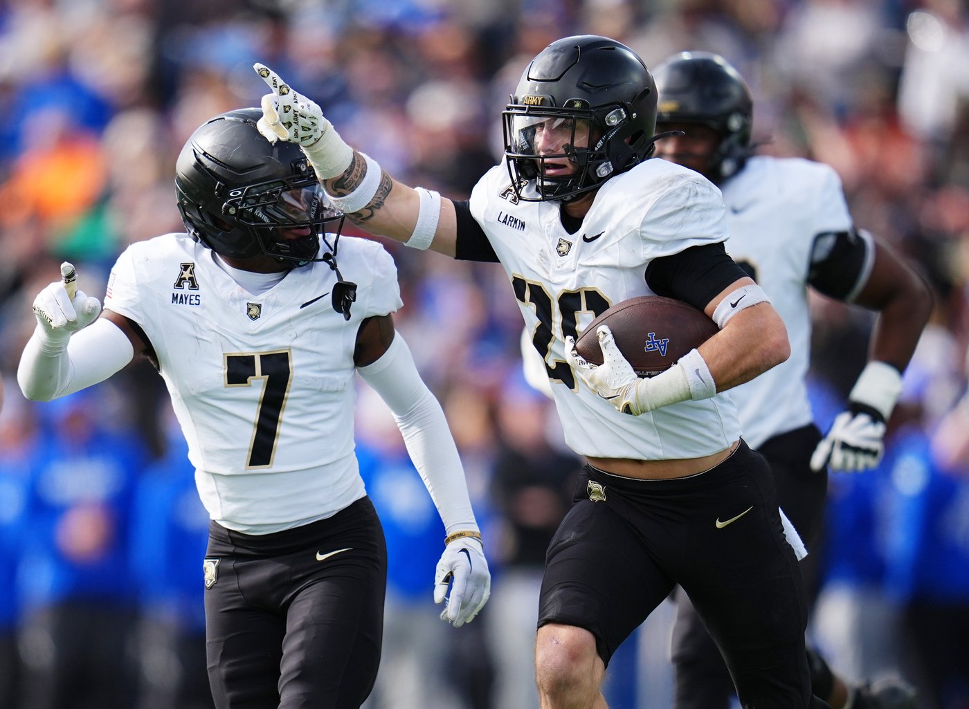 Dawson Jones makes game-winning field goal on final play to give Army a 20-17 victory over Air Force | iNFOnews.ca Dawson Jones makes game-winning field goal on final play to give Army a 20-17 victory over Air Force | iNFOnews.ca