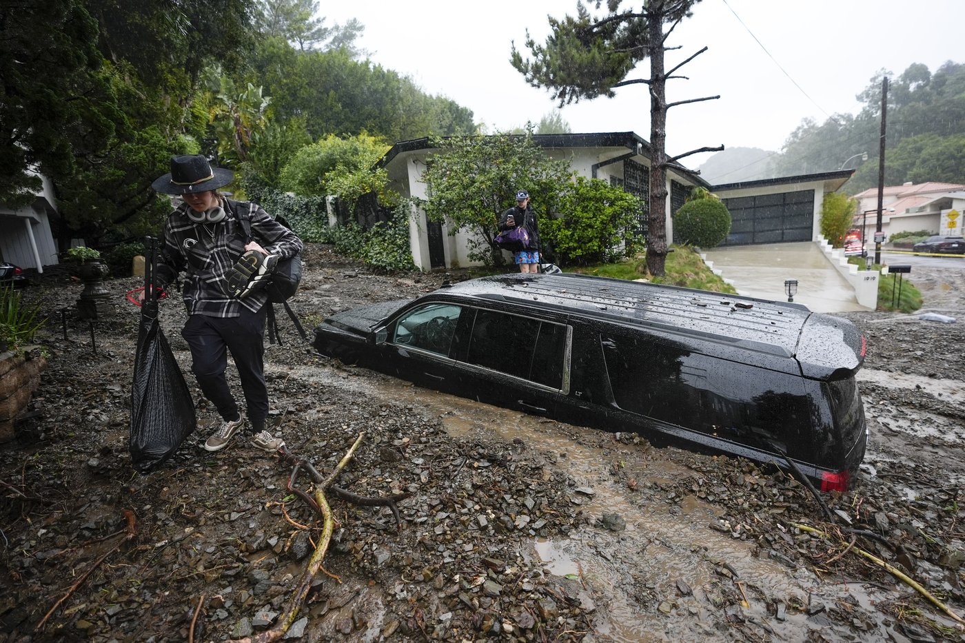What's an atmospheric river? A pineapple express? AP explains the weather phenomenon | iNFOnews.ca