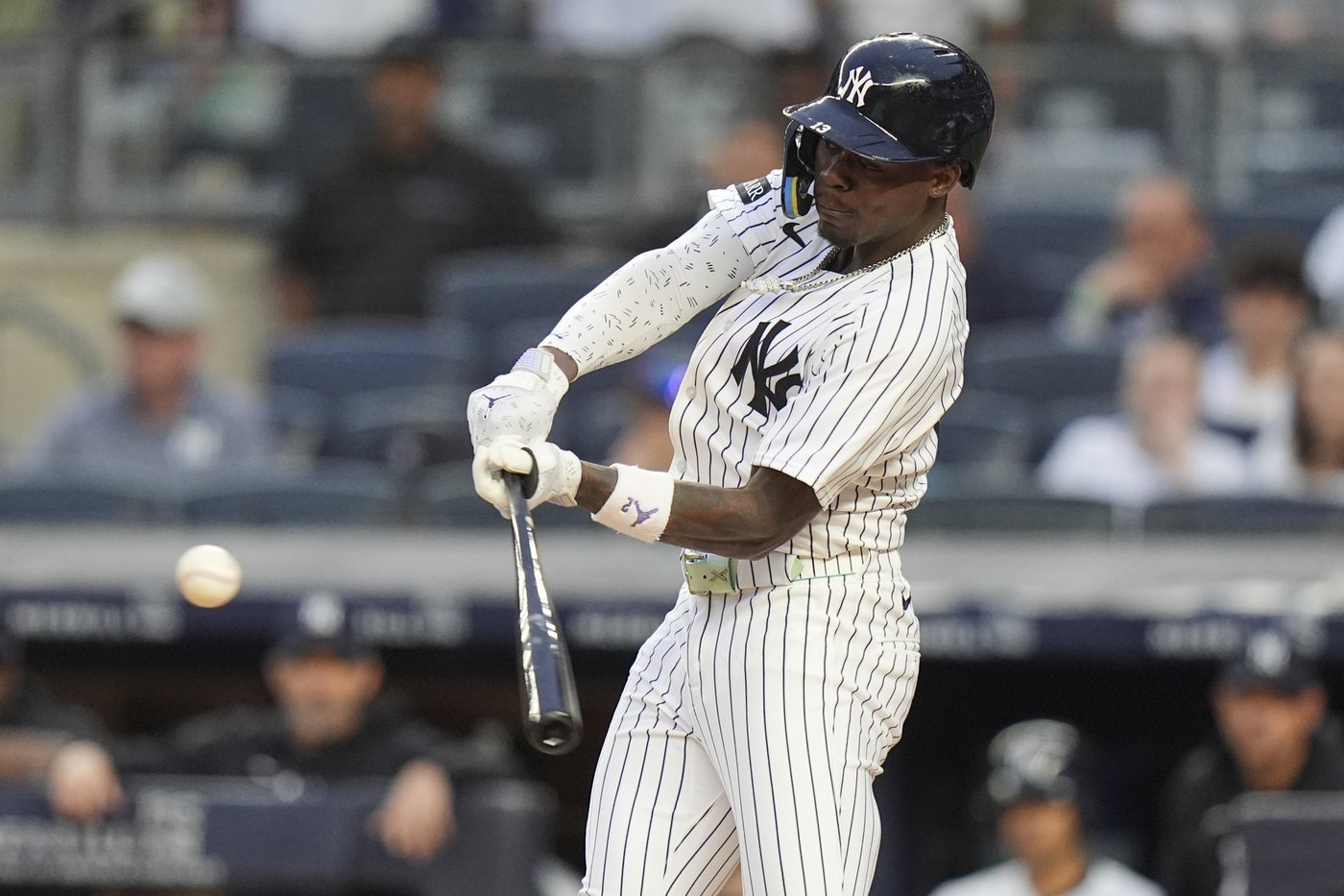 Chisholm Jr. homers in 500th game and Yankees reach halfway point with 3-0 victory over A's | iNFOnews.ca