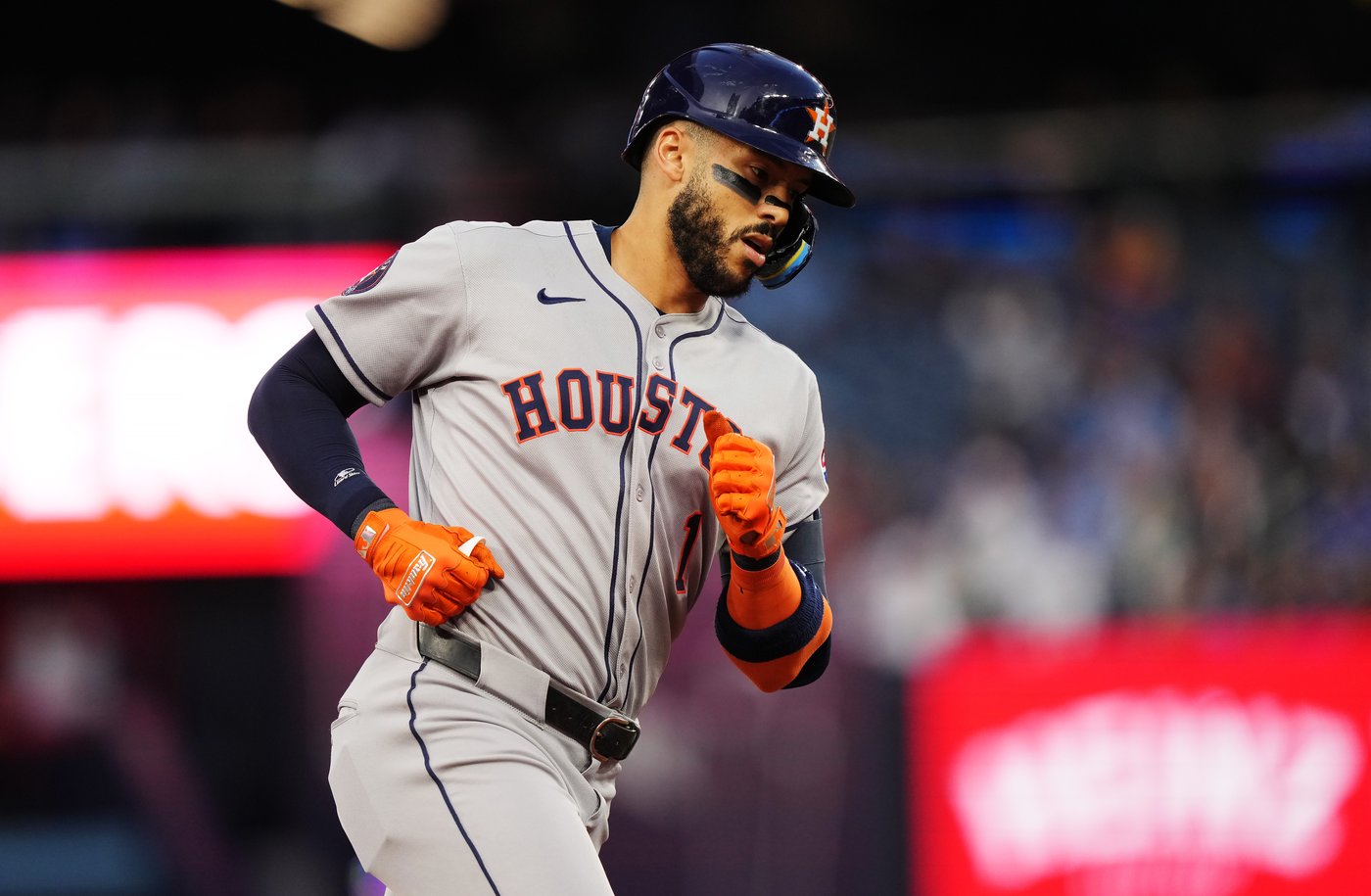 Heineman has walk-off RBI in 10th inning as Blue Jays rally past Astros 4-3 | iNFOnews.ca