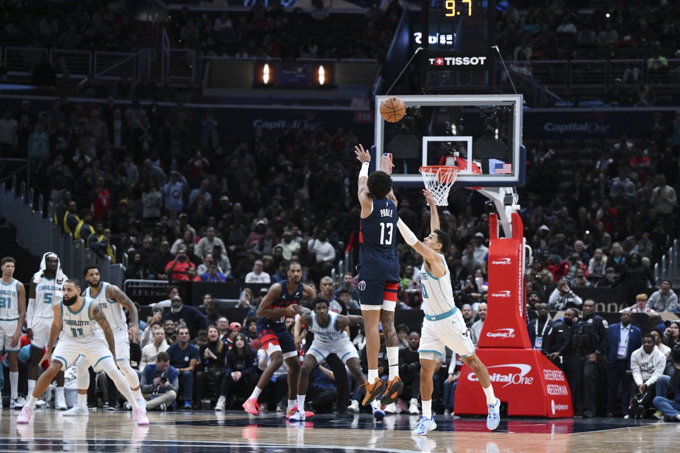 Poole's 3-pointer with 8.1 seconds left lifts Wizards to a 113-110 win over Hornets | iNFOnews.ca