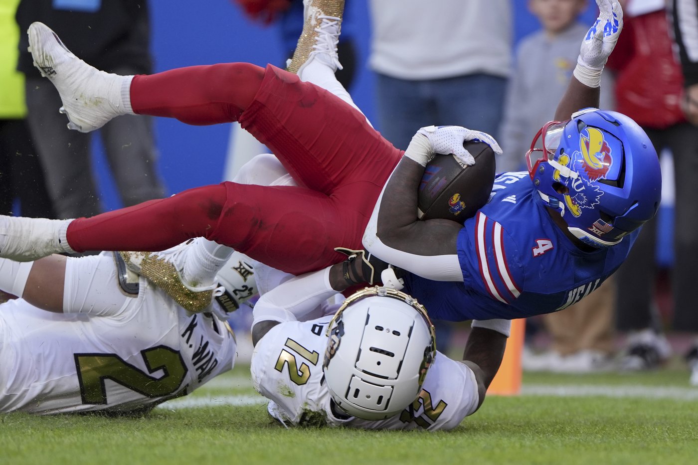Upset Deion Sanders plans to give Travis Hunter his Jim Thorpe trophy after Colorado star snubbed | iNFOnews.ca Upset Deion Sanders plans to give Travis Hunter his Jim Thorpe trophy after Colorado star snubbed | iNFOnews.ca